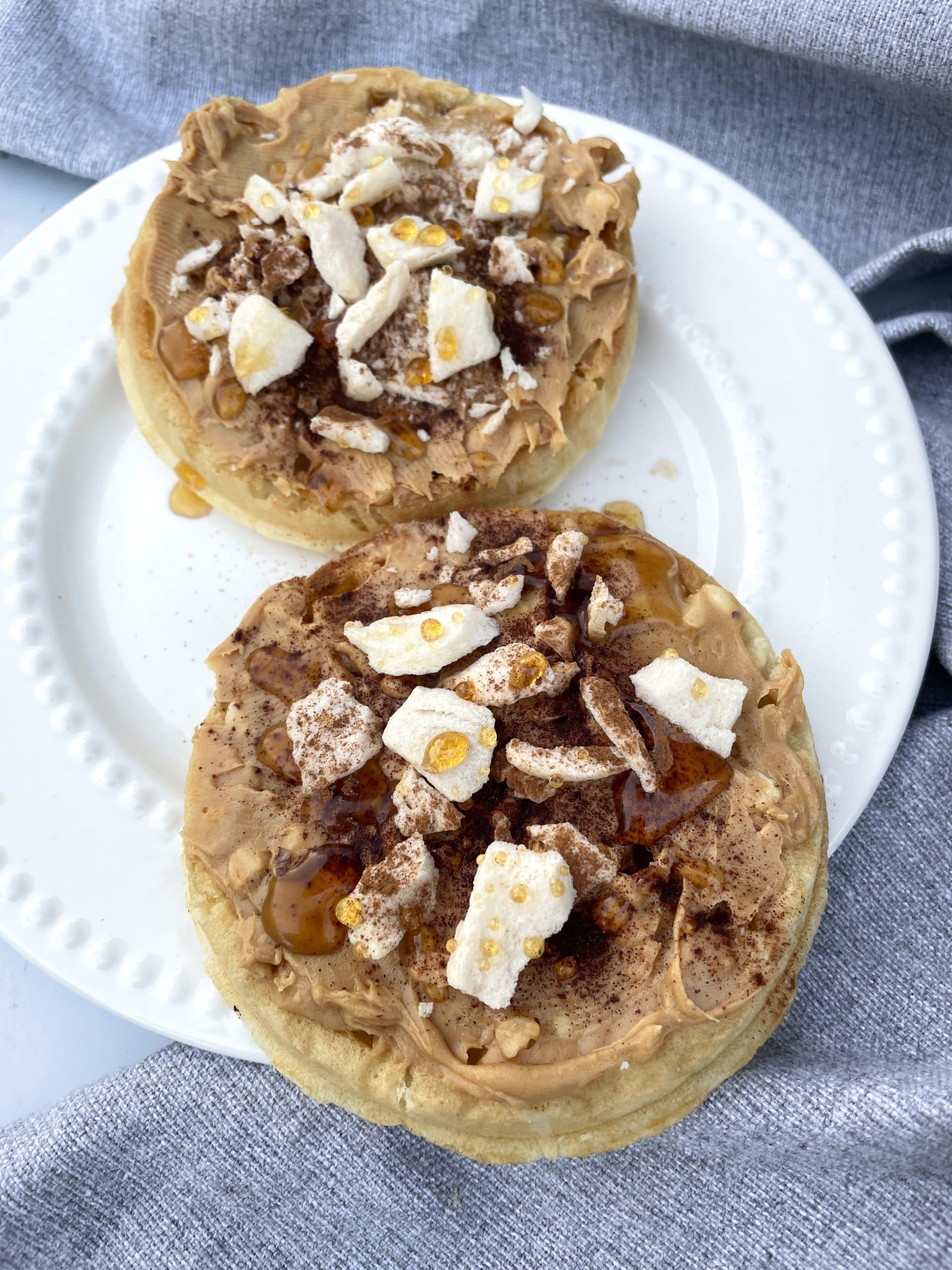 Easy Apple Recipe of waffles with honey and apple
